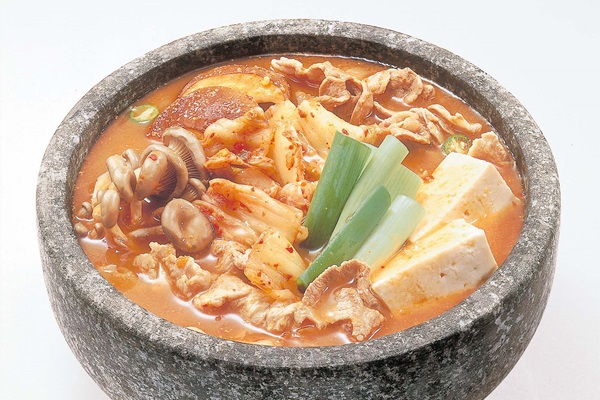 生姜鍋の素(3~4人前)、かきの土手鍋の素(4人前)、豚肉でキムチ鍋の素(4人前)